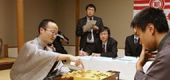 第39期棋王戦五番勝負 第1局 ▲渡辺明棋王 - △三浦弘行九段