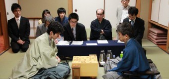 第83期棋聖戦五番勝負 第1局 ▲羽生善治棋聖 – △中村太地六段