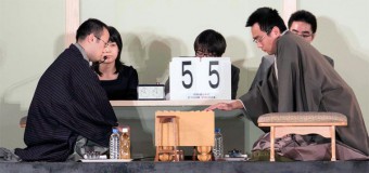 将棋日本シリーズ2015 JTプロ公式戦 準決勝第一局 ▲渡辺明JT杯覇者 – △三浦弘行九段