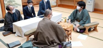 第46期棋王戦五番勝負 第1局 ▲渡辺明棋王 − △糸谷哲郎八段