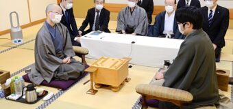 第46期棋王戦五番勝負 第4局 ▲糸谷哲郎八段 − △渡辺明棋王