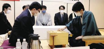 第93期棋聖戦五番勝負 第4局 ▲永瀬拓矢王座 − △藤井聡太棋聖