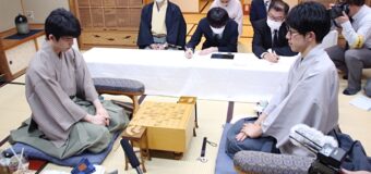 第94期棋聖戦五番勝負 第4局 ▲佐々木大地七段 − △藤井聡太棋聖