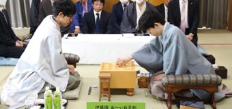 第64期王位戦七番勝負 第3局 ▲藤井聡太王位 − △佐々木大地七段