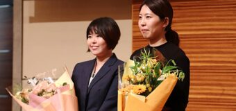 第13期リコー杯女流王座戦五番勝負 第2局 ▲加藤桃子女流四段 – △里見香奈女流王座