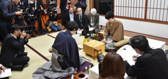 第49期棋王戦五番勝負 第4局 ▲伊藤匠七段 − △藤井聡太棋王