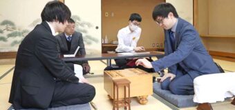 第95期棋聖戦挑戦者決定戦 ▲佐藤天彦九段 – △山崎隆之八段