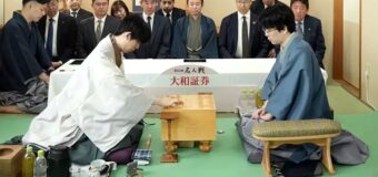 第82期名人戦七番勝負 第5局 ▲藤井聡太名人 – △豊島将之九段