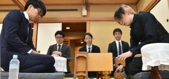 第83期A級順位戦 4回戦 ▲増田康宏八段 – △佐藤天彦九段