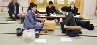 第83期A級順位戦 8回戦 ▲豊島将之九段 – △中村太地八段