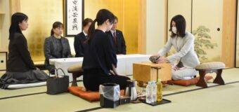 第14期リコー杯女流王座戦五番勝負 第2局 ▲西山朋佳女流三冠 – △福間香奈女流王座