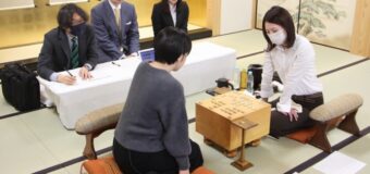 第32期大山名人杯倉敷藤花戦三番勝負 第1局 ▲福間香奈倉敷藤花 – △伊藤沙恵女流四段